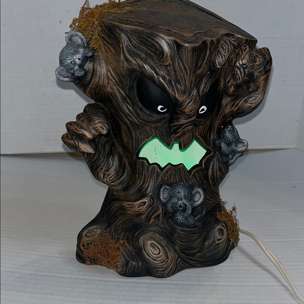 VTG-ceramic Halloween, Haunted Tree, light up, mice, lighted bat mouth, decor.
